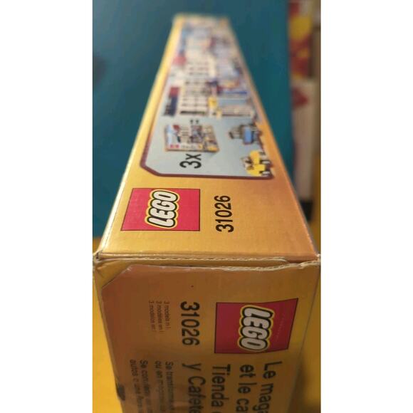 LEGO CREATOR: Bike Shop & Cafe (31026) - Picture 8 of 10